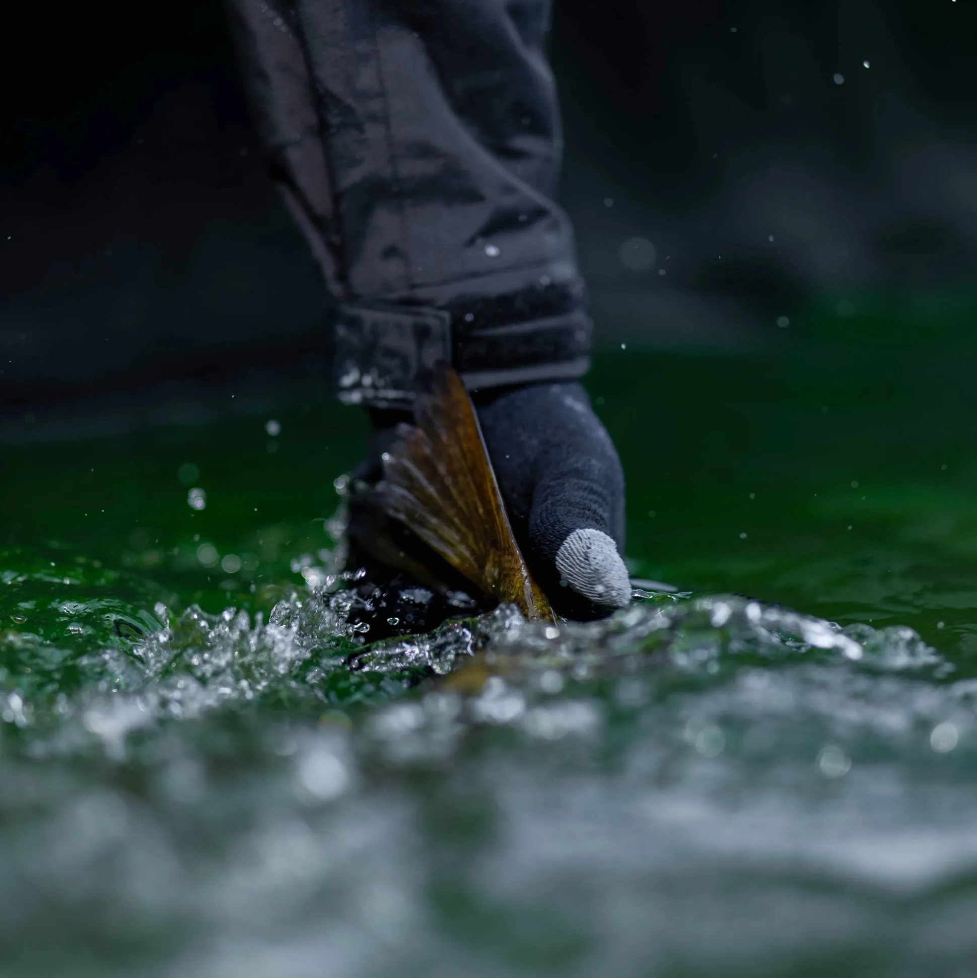 Breakwater Waterproof Fishing Gloves| AFTCO