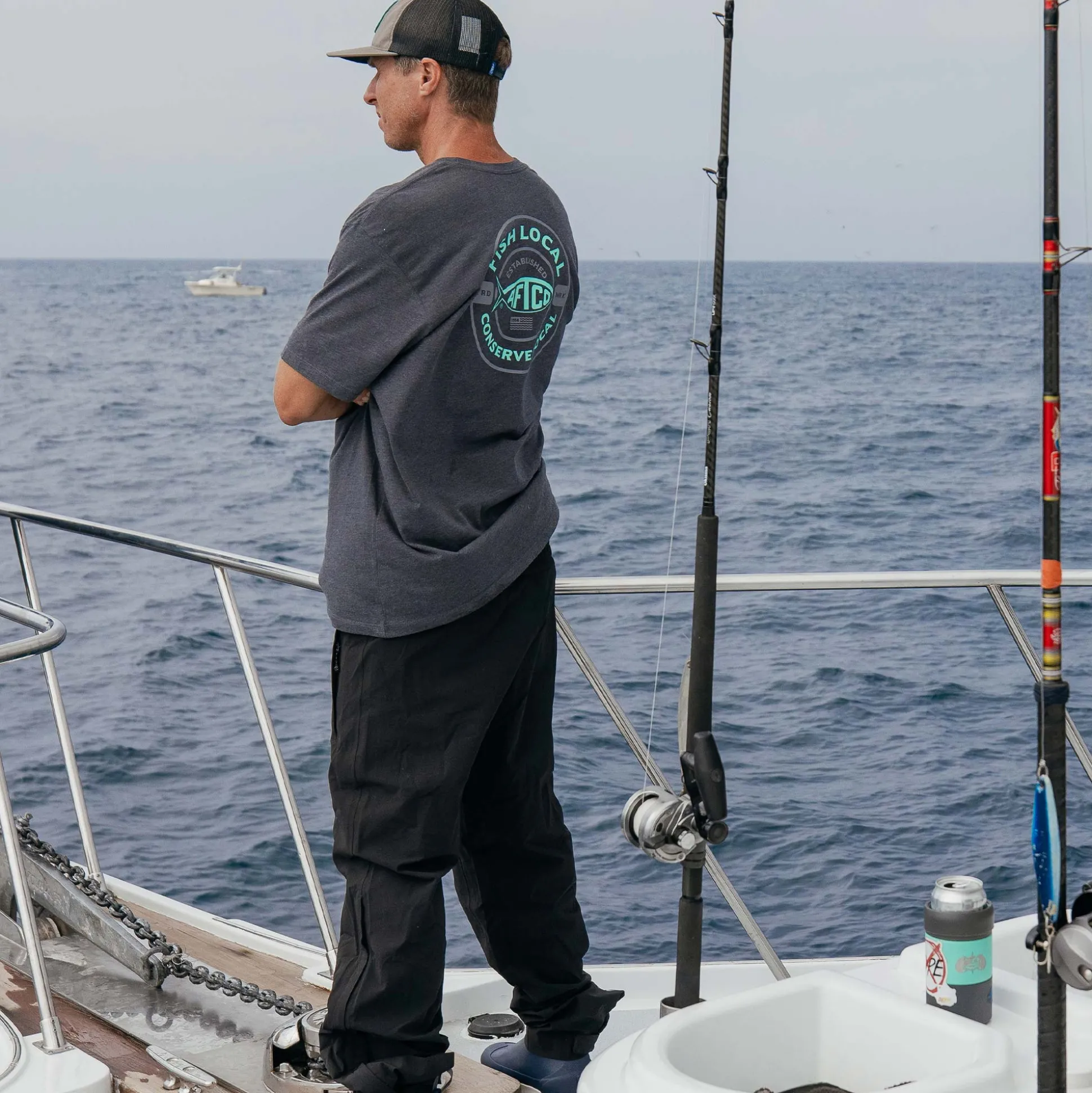 Classico SS Fishing Graphic Tees | AFTCO