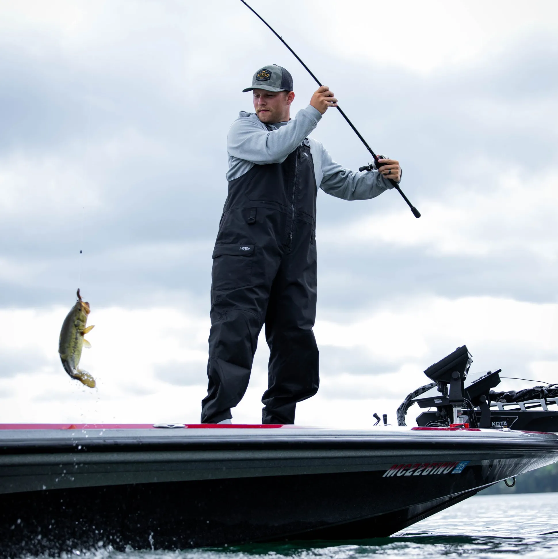 Hydrobib Waterproof Fishing Bib
